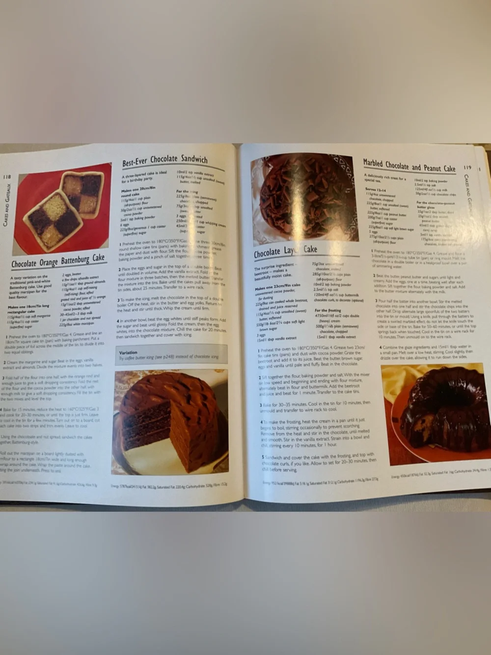 500 Cakes and Bakes Cookbook
